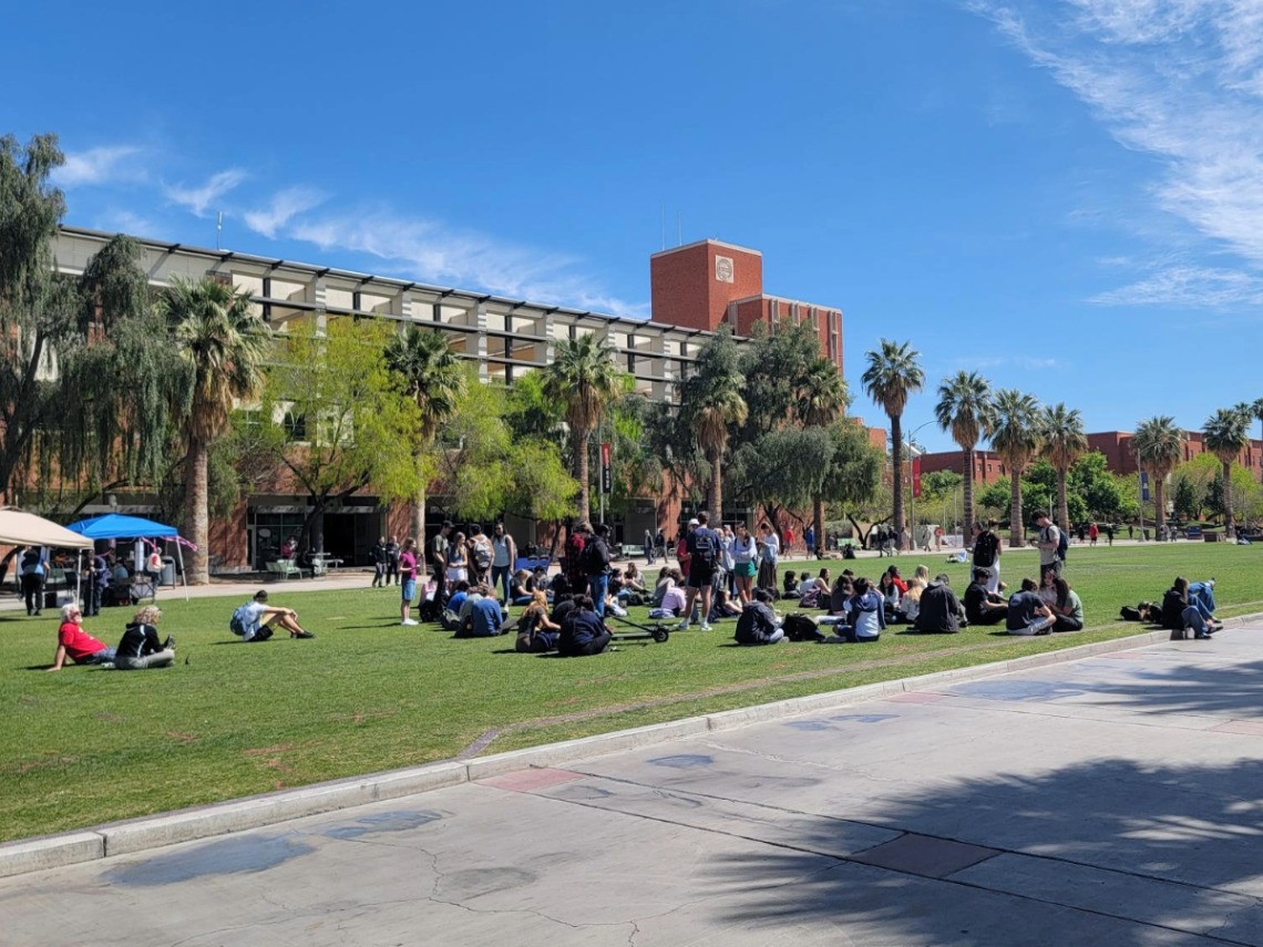 2024 eclipse crowd on the UofA grass area