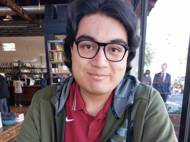 Peer Mentor Samuelson Harmouche