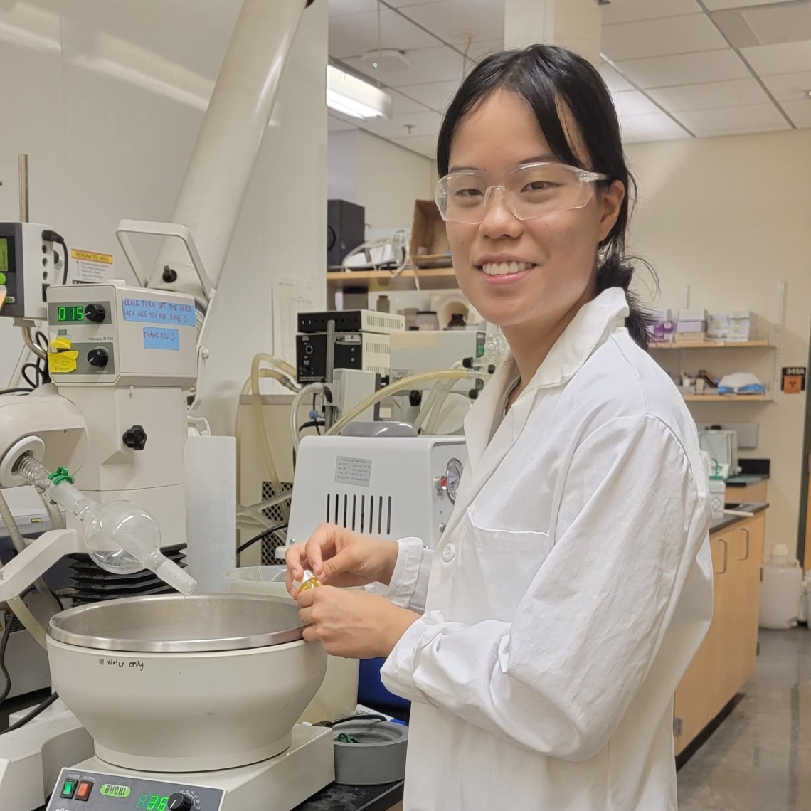 Ika Lin in the laboratory