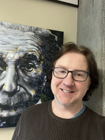 Photo of Dr. Charlie Cox
